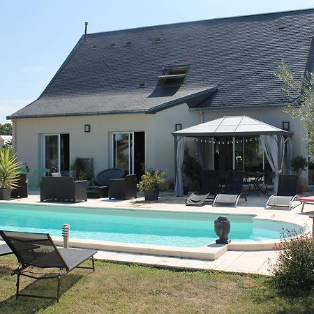 Bed and Breakfast Le Champ De La Ferme Saint-Gervais en-Belin Екстер'єр фото